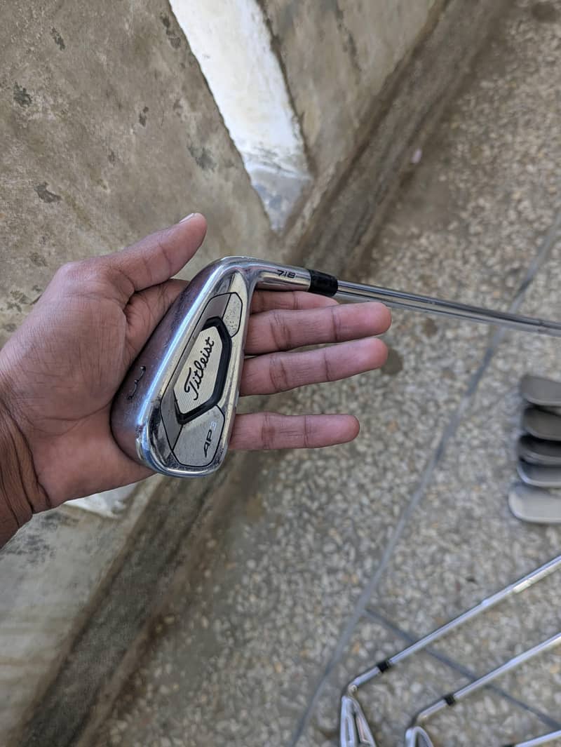 THIS IS A GOLF  strick 5