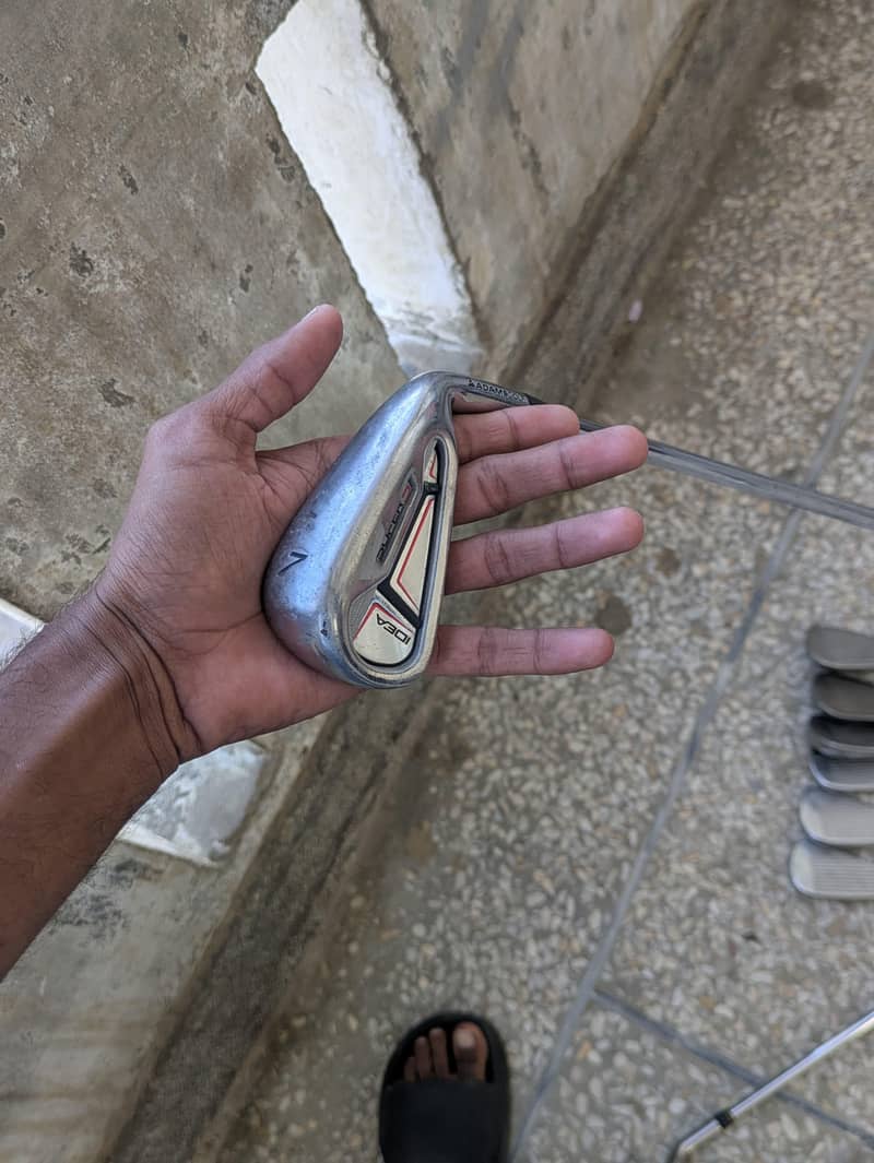 THIS IS A GOLF  strick 8