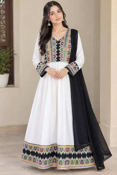 New sale 3 pcs maxi beautifull handmade design available 4000