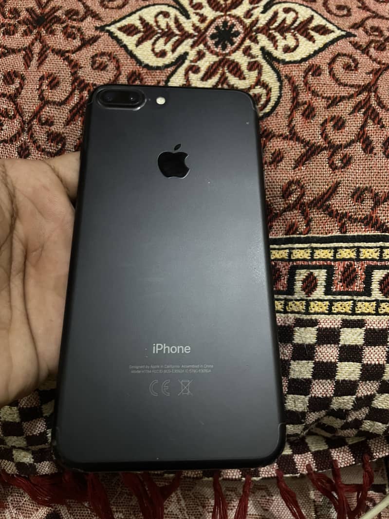Apple iPhone 7 Plus 0