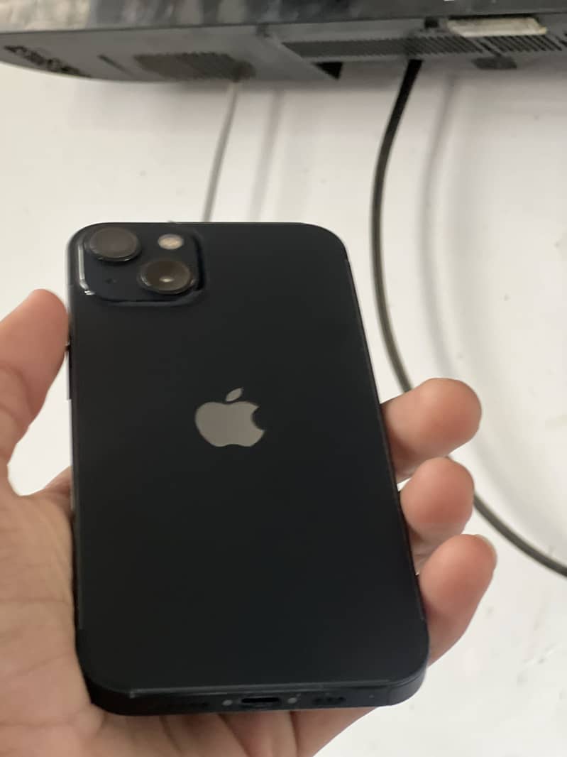 Apple iPhone 13 0