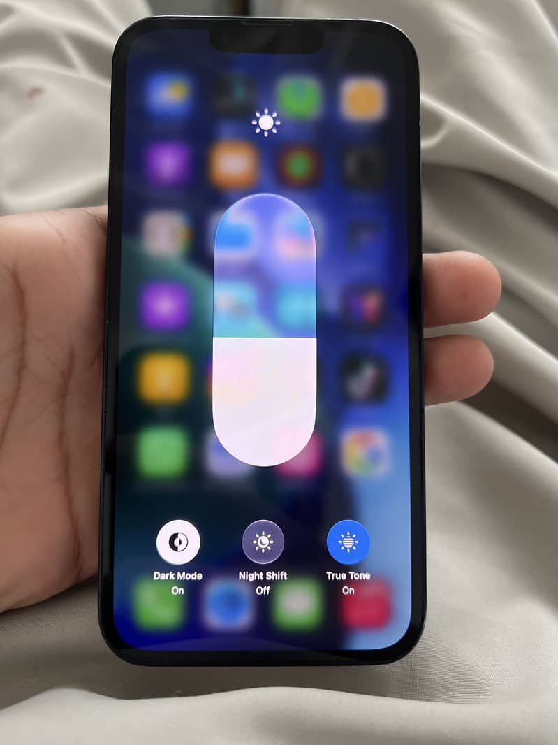 Apple iPhone 13 1