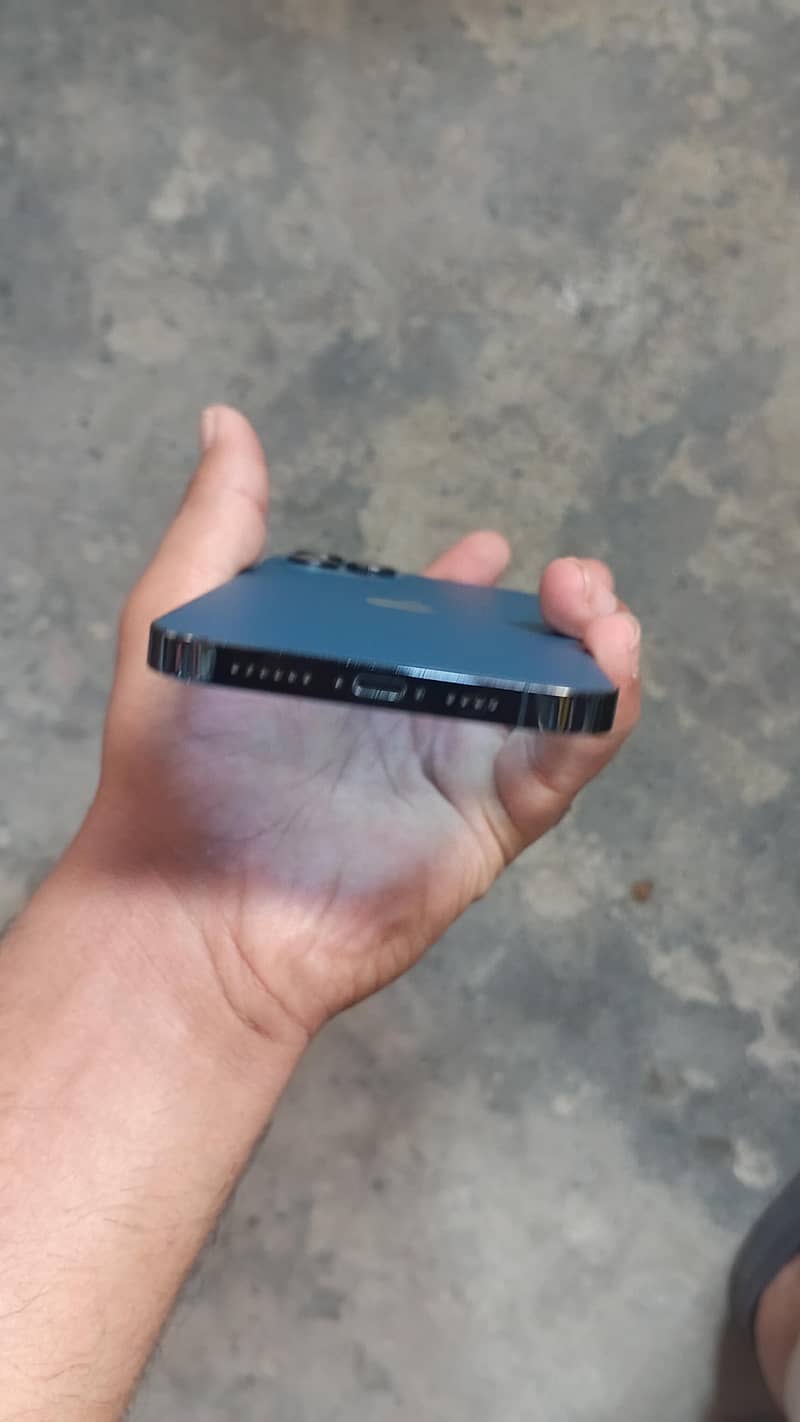 Apple iPhone 12 Pro Max 4