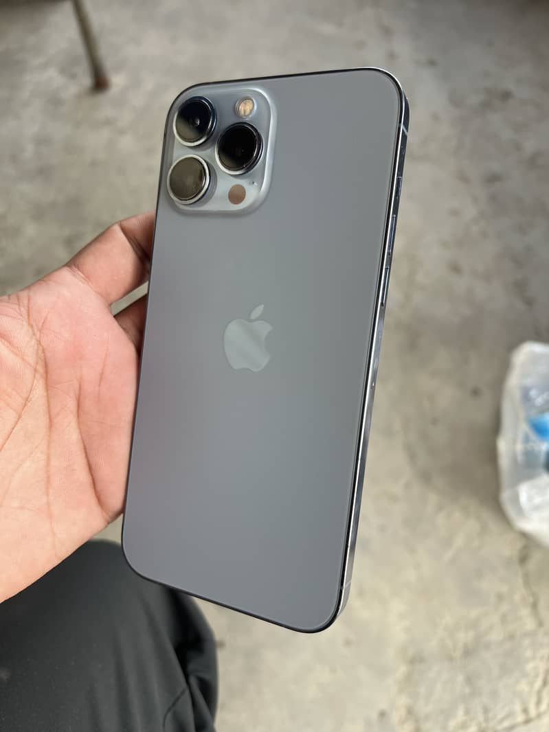 Apple iPhone 13 Pro Max 2