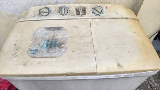 Dawlance Washing Machine with spinner twin tub