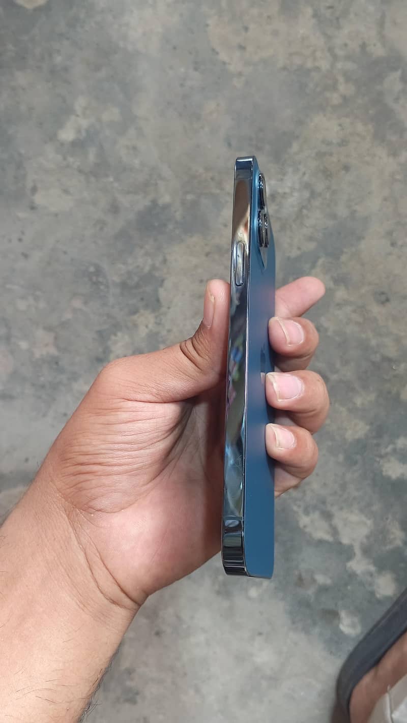 Apple iPhone 12 Pro Max 3