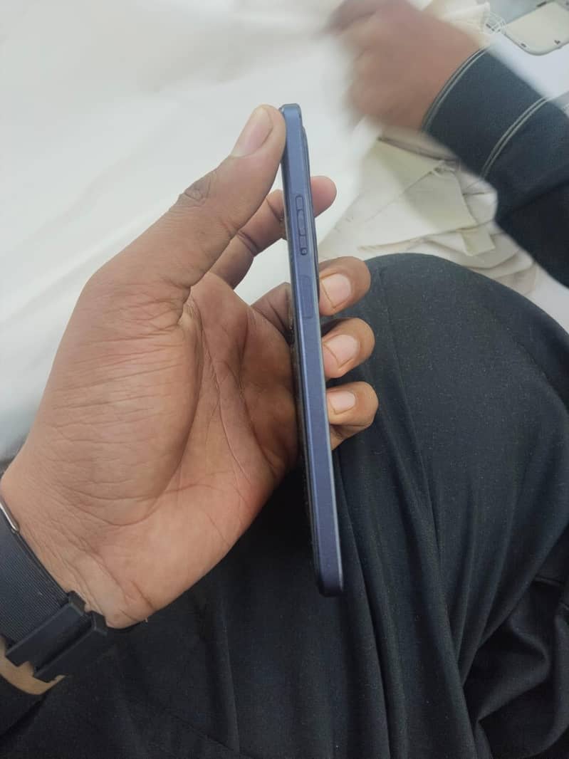 OPPO A60 4