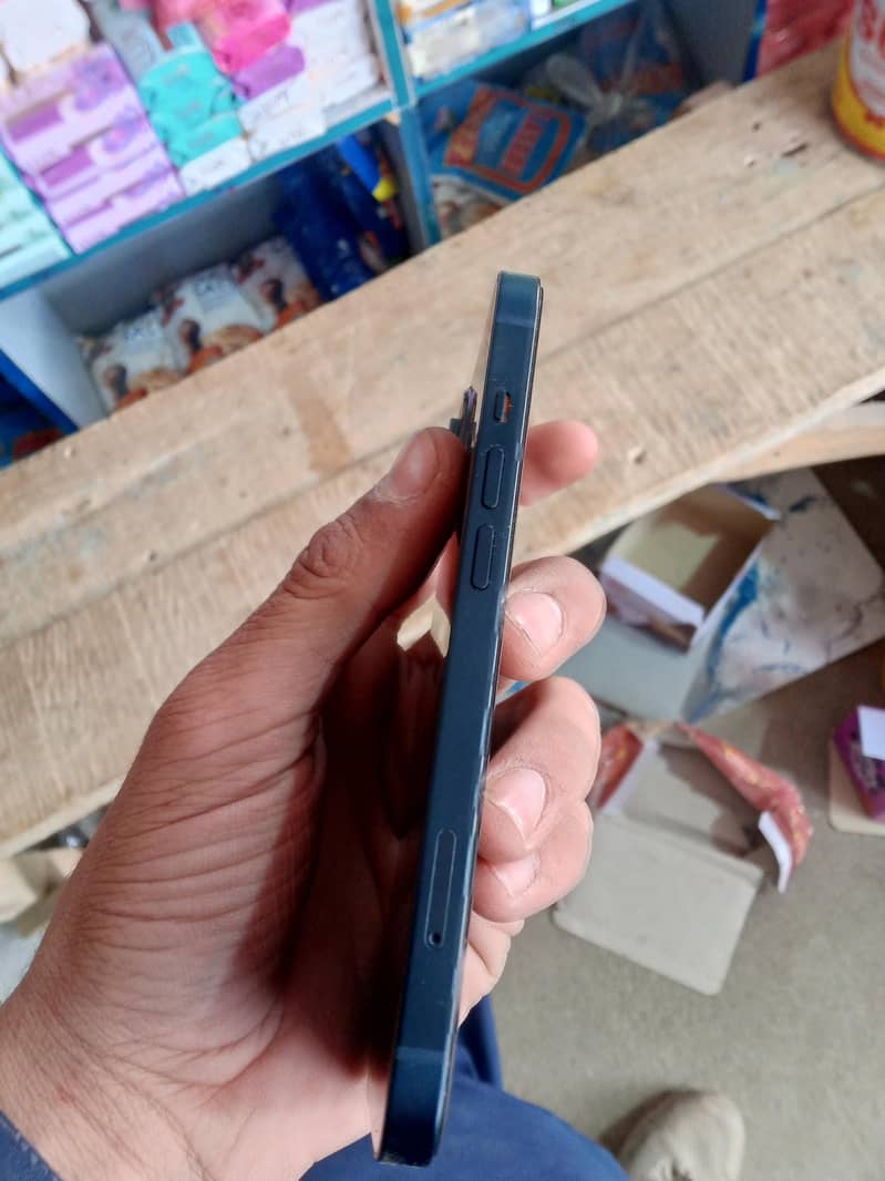 Apple iPhone 13 3
