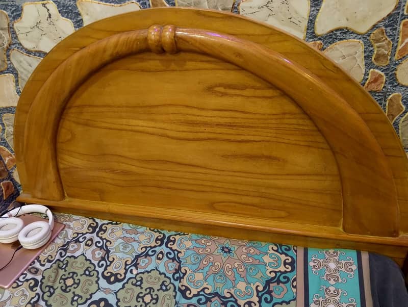 Single Bed and Queen Bed 0