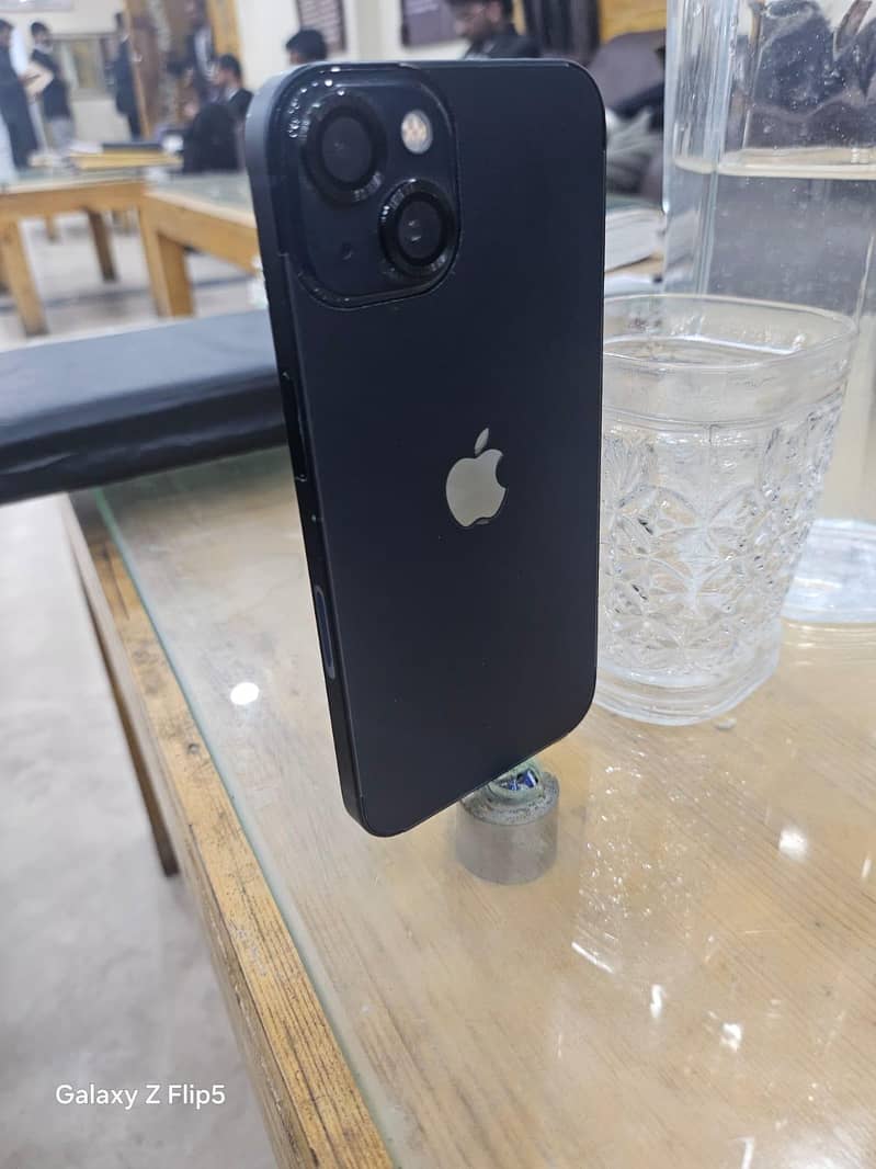 Apple iPhone 13 2