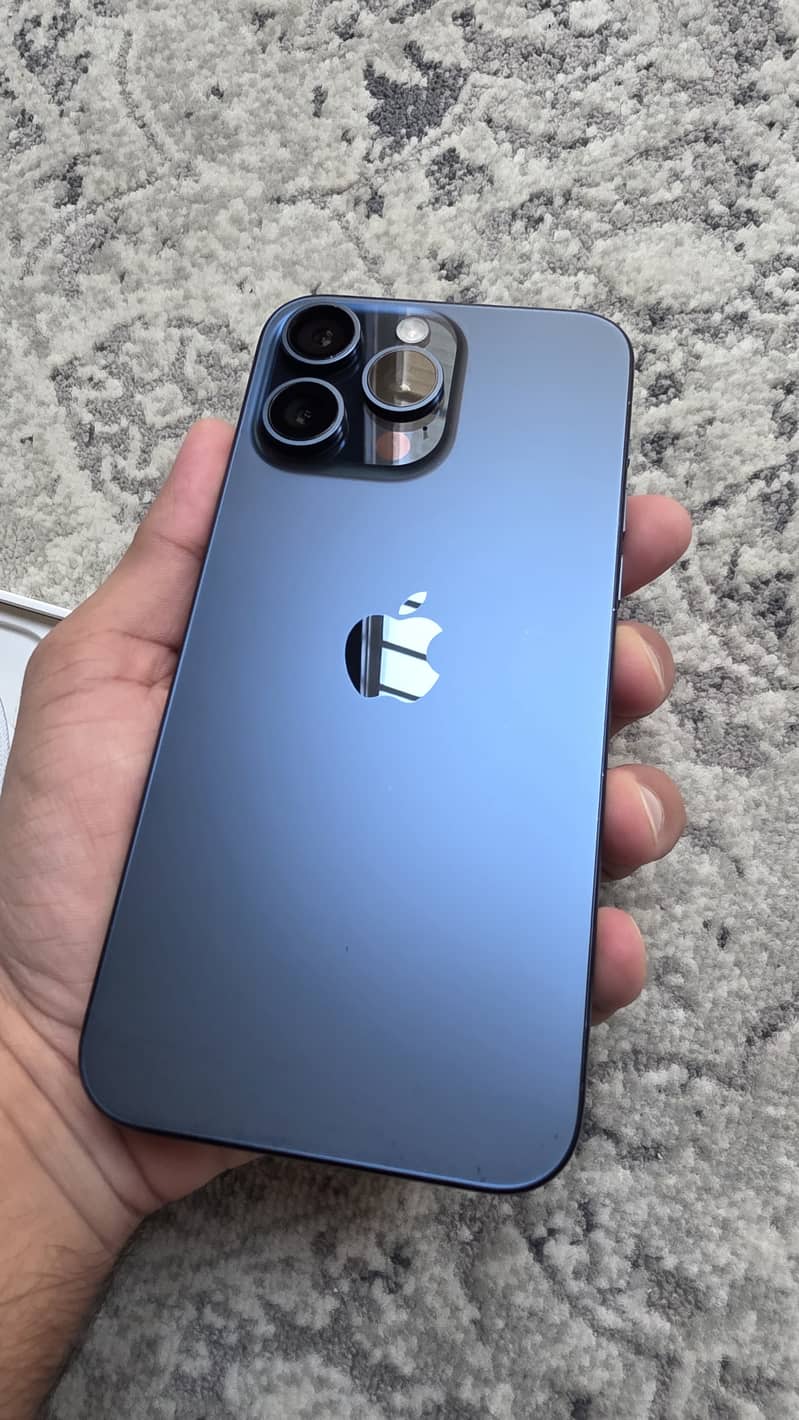 Apple iPhone 15 Pro Max 0