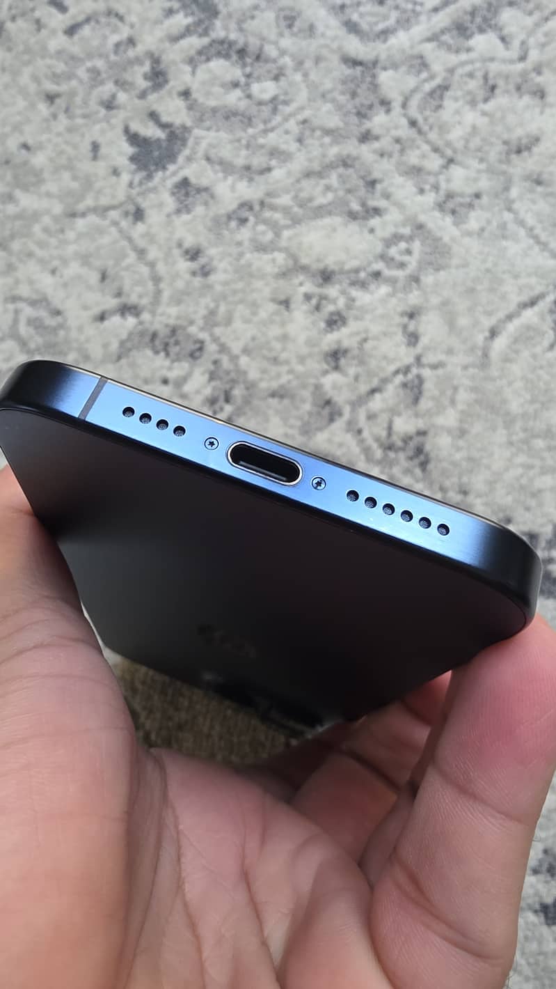 Apple iPhone 15 Pro Max 5