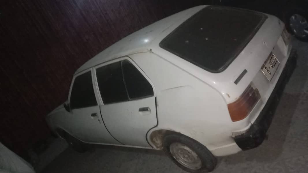 Mazda 323 1978 3