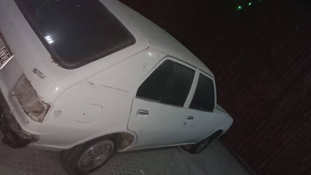 Mazda 323 1978 4