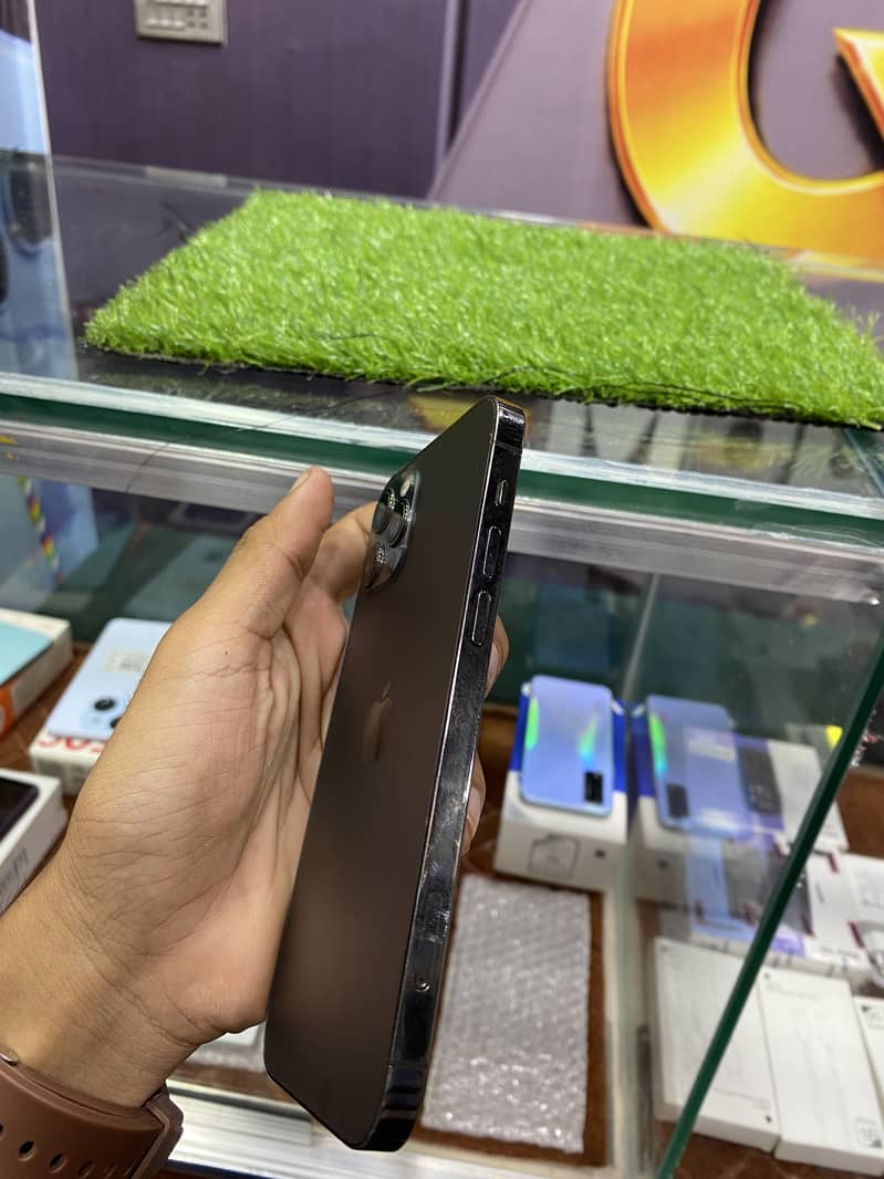 Apple iPhone 12 pro 2