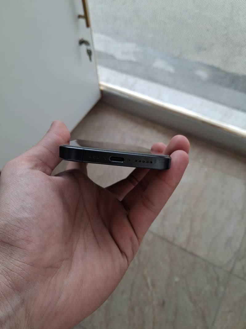 Apple iPhone 15 Pro 3