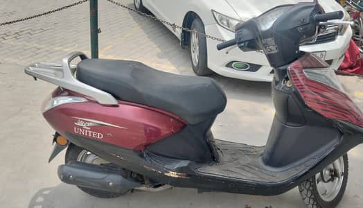 United 100 CC automatic petrol Scooty Urgent Sale