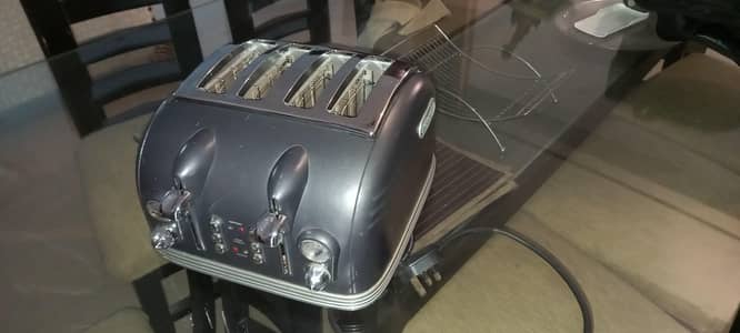toaster delonghi uk brand