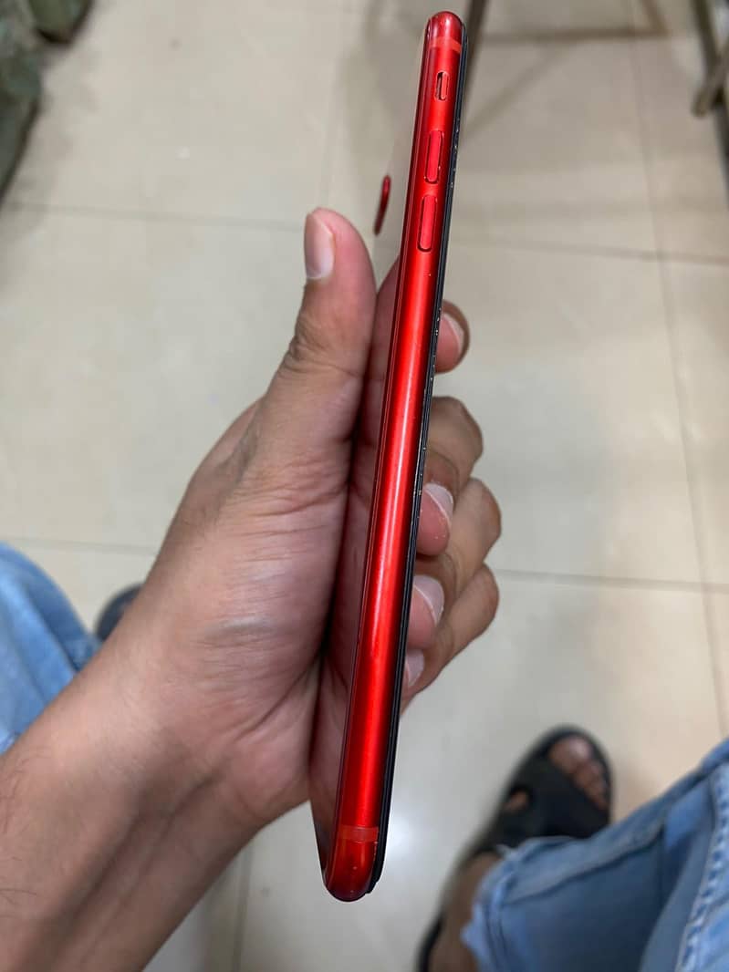 Apple iPhone 8 Plus 3