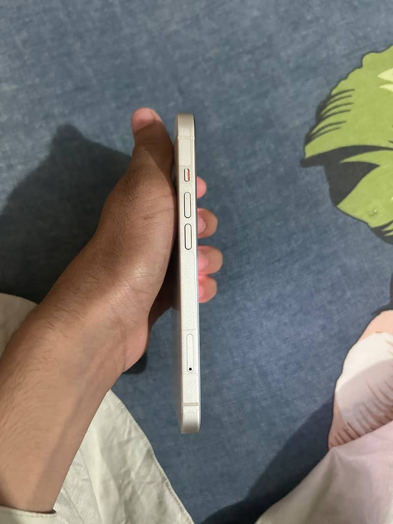 Apple iPhone 13 3