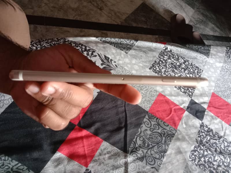 Apple iPhone 7 Plus 2
