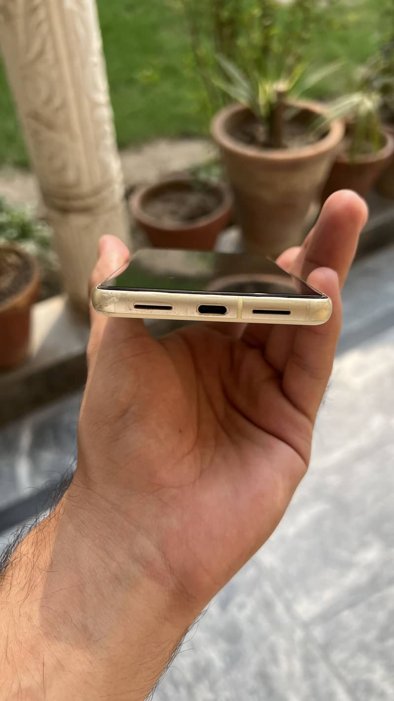 Google Pixel 7 4