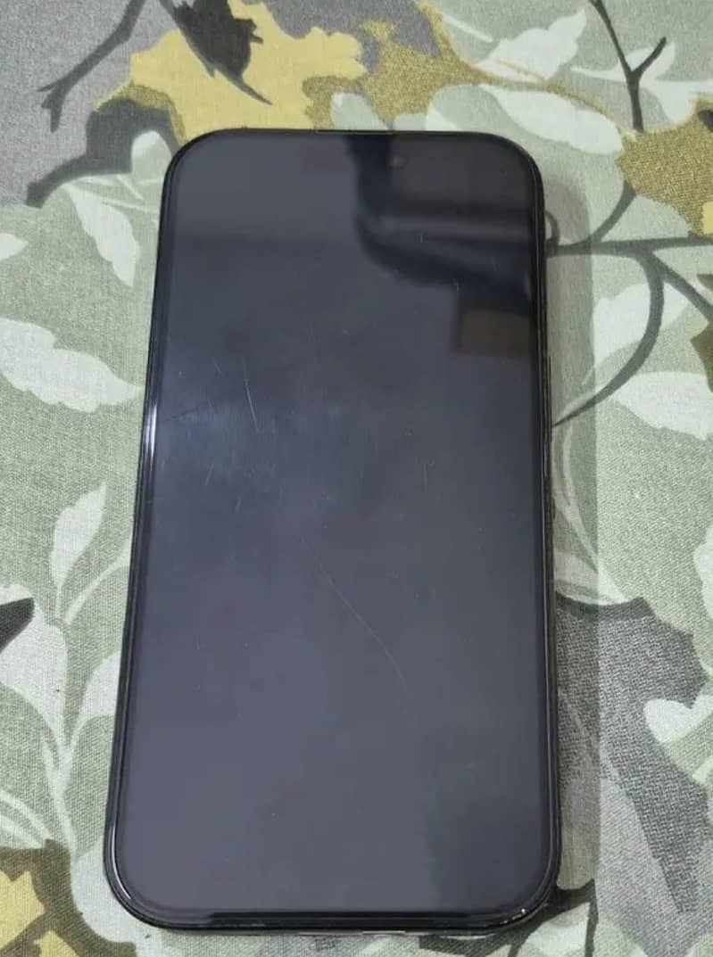 Apple iPhone 16 Pro 3