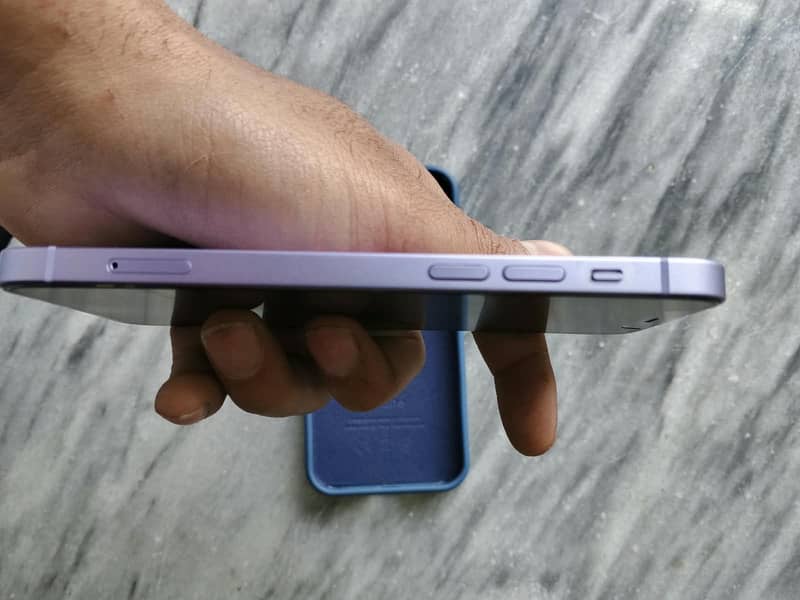 Apple iPhone 12 1