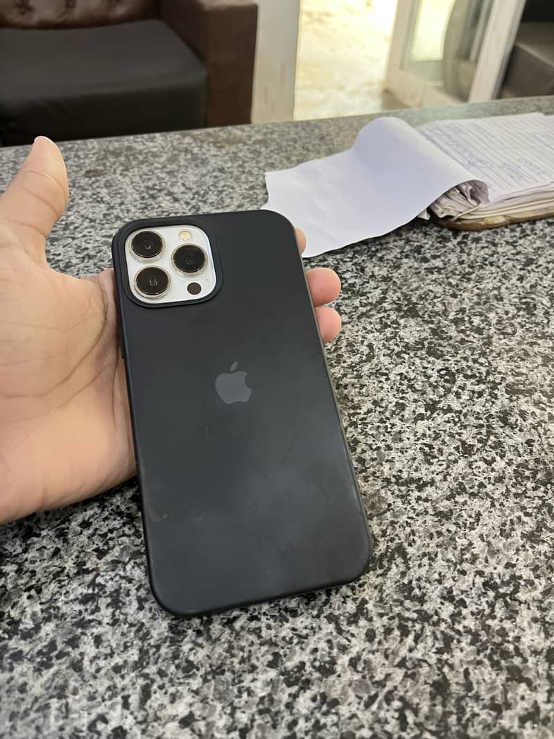 Apple iPhone 13 Pro Max 5