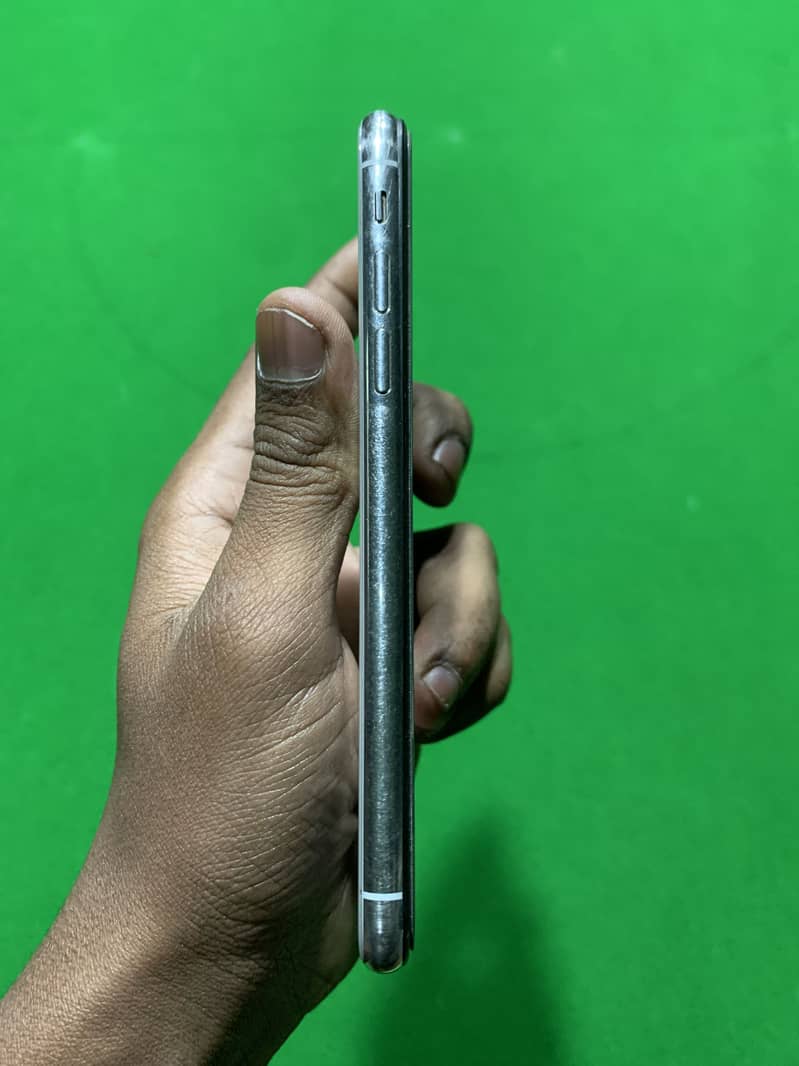 Apple iPhone X 5