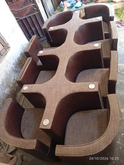 "DINING TABLE FOR SALE"