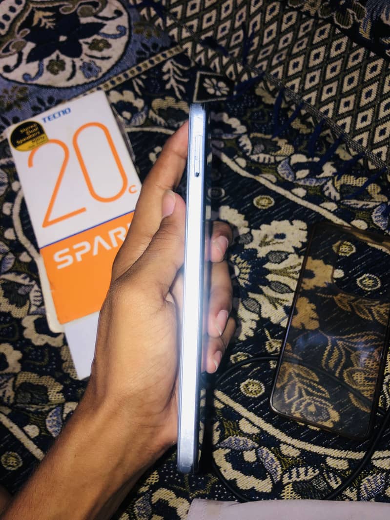 Tecno Spark 20C 4