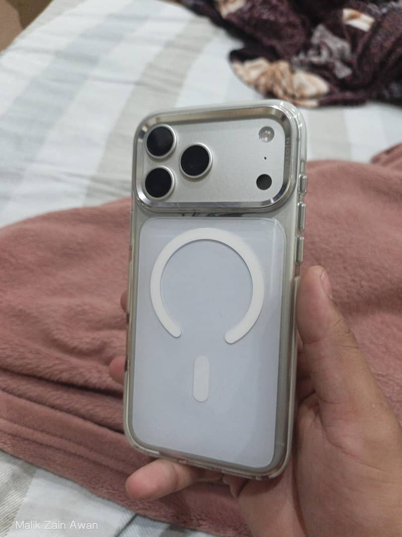 Apple iPhone 17 Pro Max 0