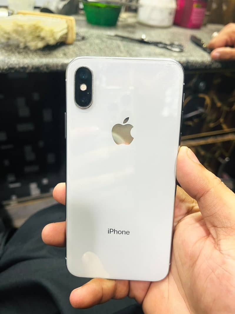 Apple iPhone X 4