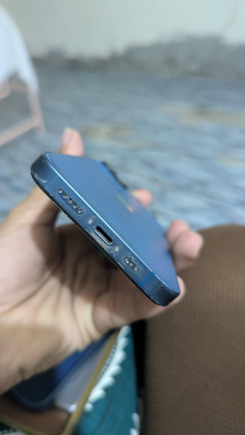 Apple iPhone 13 3
