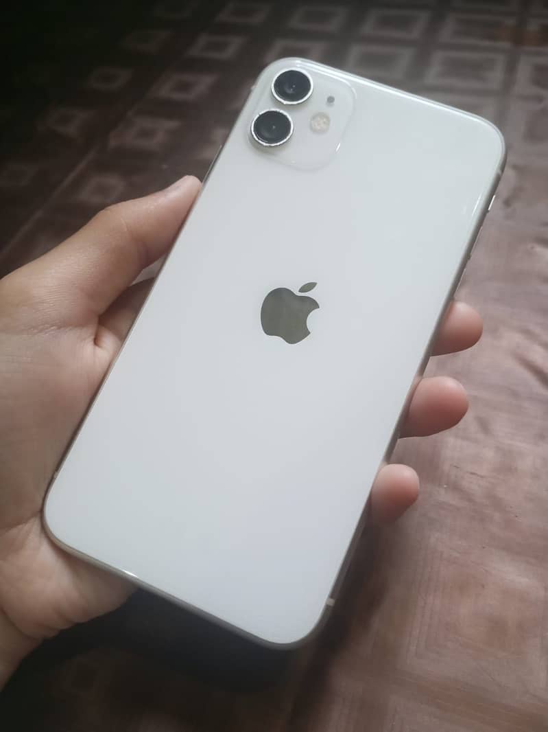 Apple iPhone 11 4