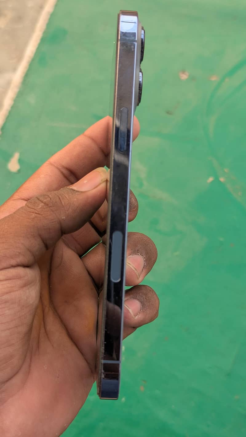 Apple iPhone 13 Pro Max 6