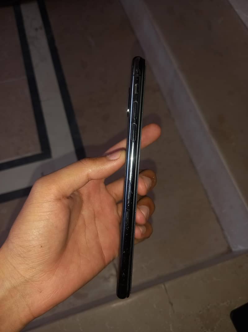 Apple iPhone XS Max 3