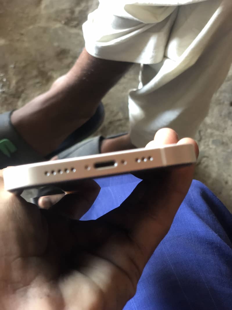 Apple iPhone 12 1