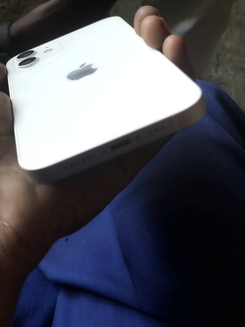 Apple iPhone 12 5
