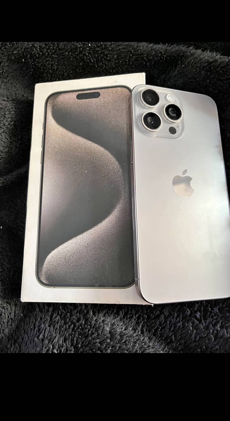 Apple iPhone 15 Pro Max 1