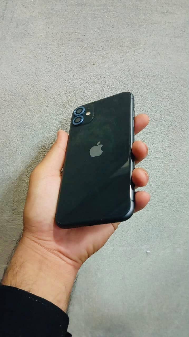 Apple iPhone 11 4