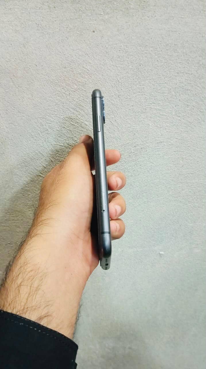 Apple iPhone 11 9