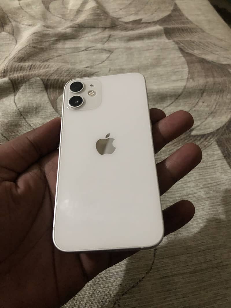 Apple iPhone 12 mini 6