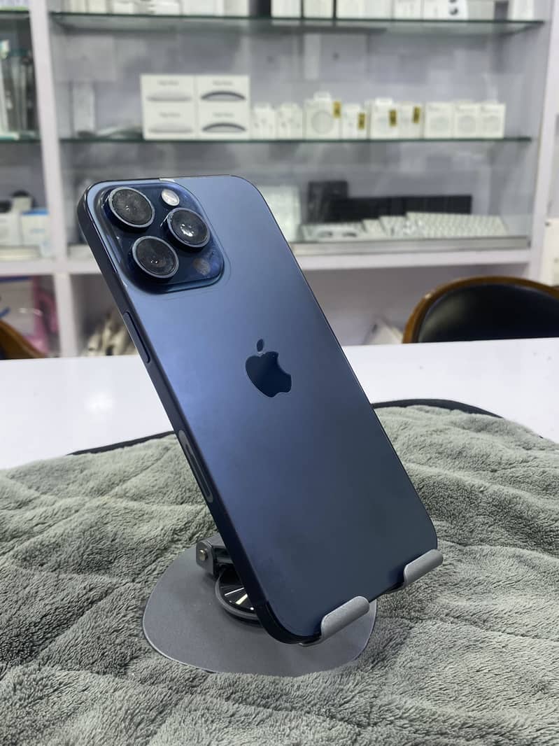 Apple iPhone 15 Pro Max 5