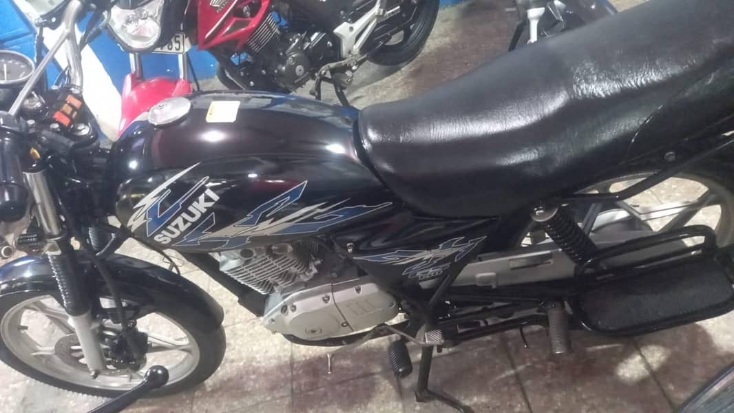 GR 150 SUZUKI 2