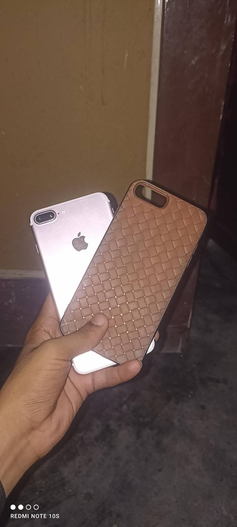 Apple iPhone 7 Plus 0