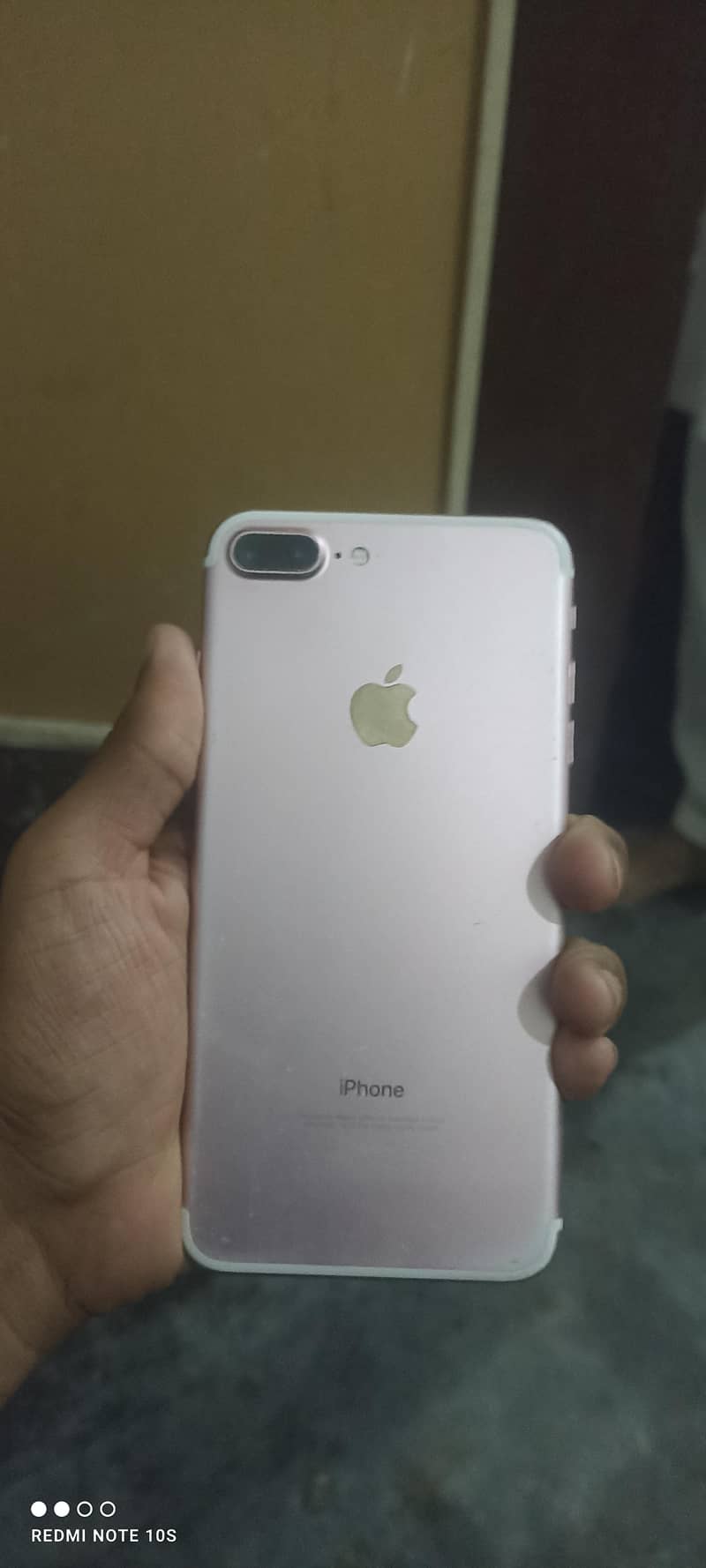 Apple iPhone 7 Plus 1