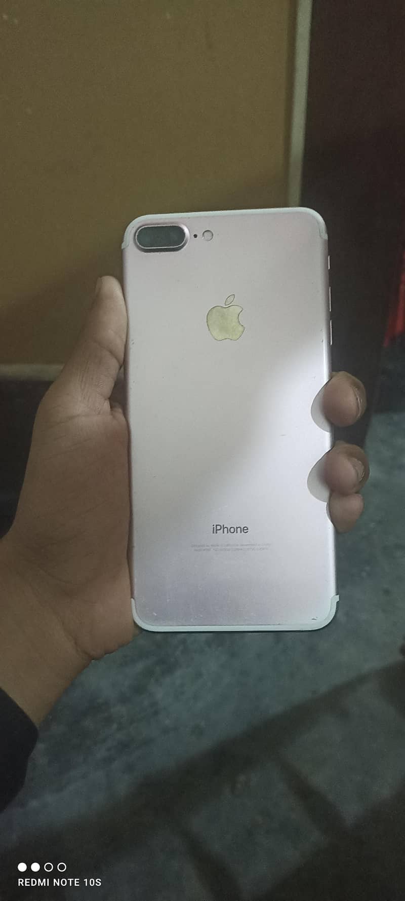 Apple iPhone 7 Plus 3
