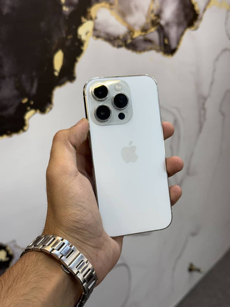 Apple iPhone 14 Pro 0